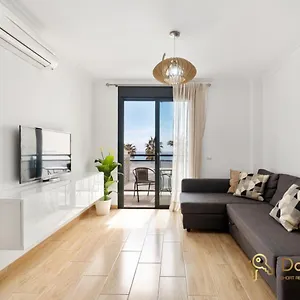 Cozy With Sea View And Private Parking In Fuengirola